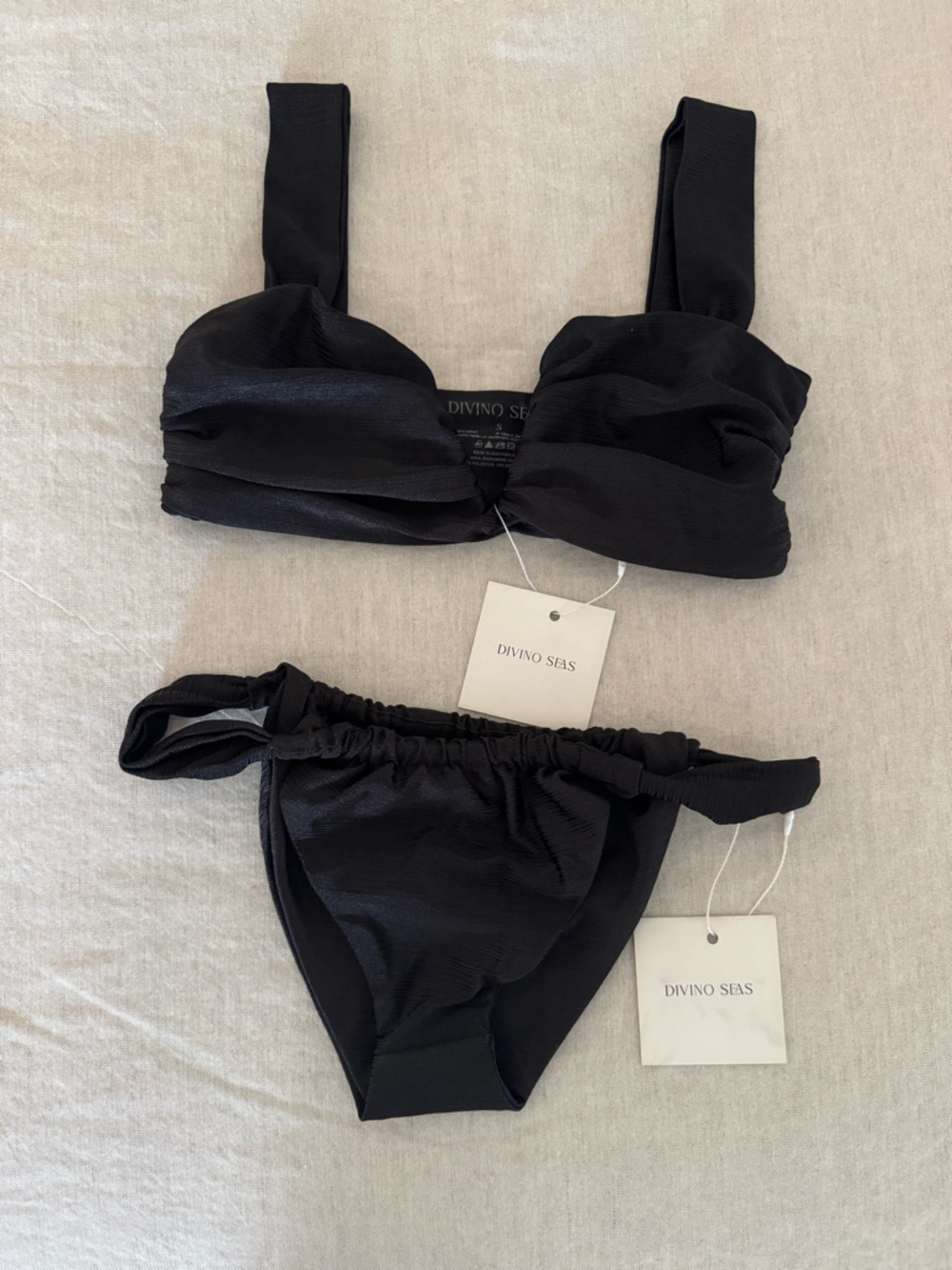 DIVINO SEAS Black Bikini Top Set